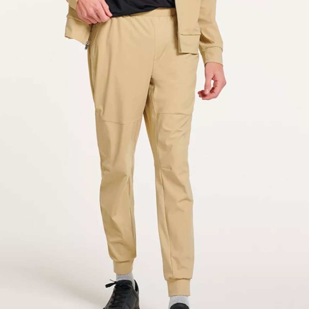 Men’s FLX Performance Joggers Size Small in the Color Australian Wood